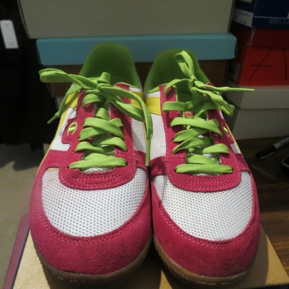 pink and white champion shoes